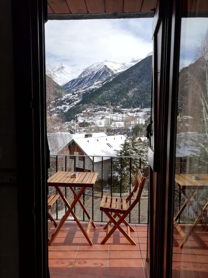 Apartamento Familiar Con Vistas Y Garage La Portiecha Apartment Sallent De Gallego Bagian luar foto