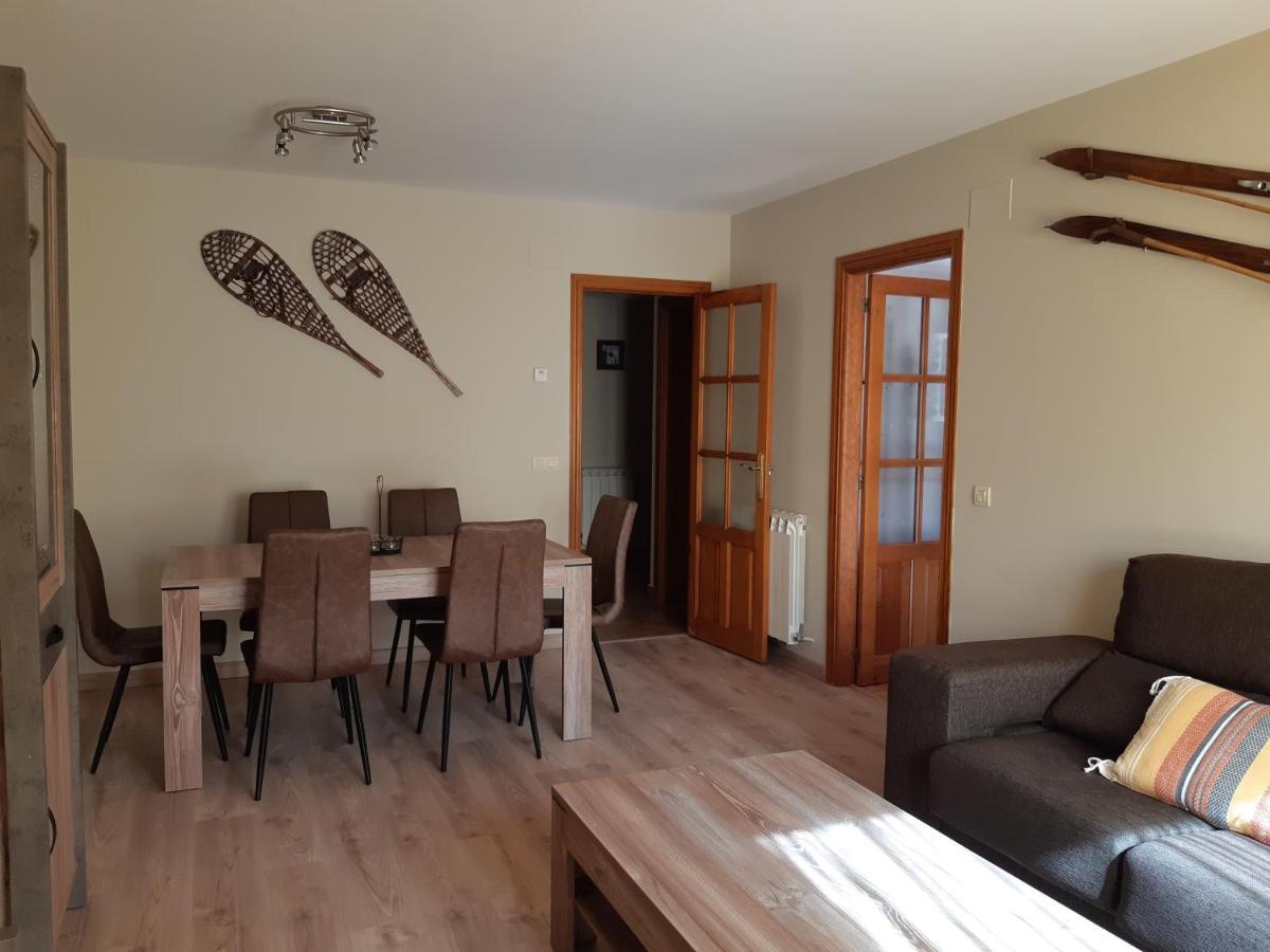 Apartamento Familiar Con Vistas Y Garage La Portiecha Apartment Sallent De Gallego Bagian luar foto