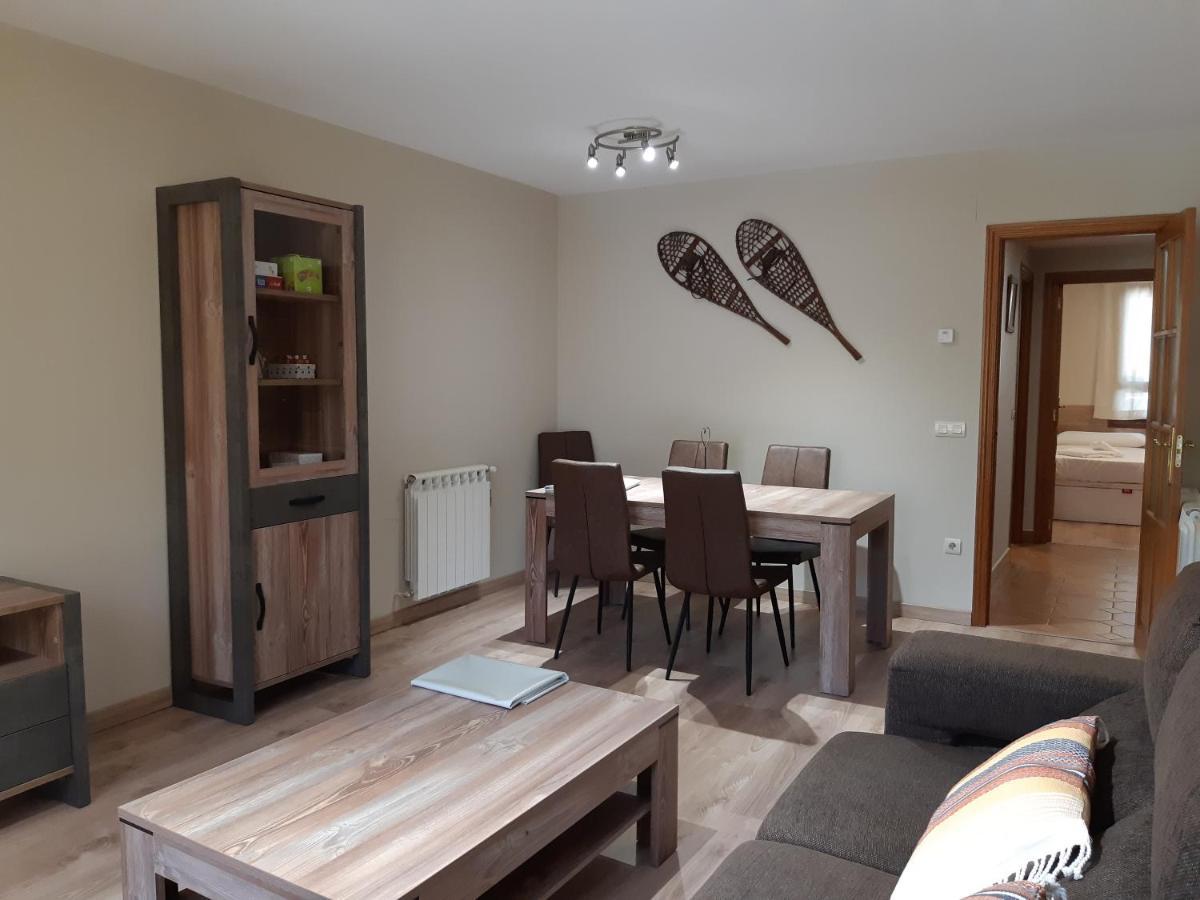 Apartamento Familiar Con Vistas Y Garage La Portiecha Apartment Sallent De Gallego Bagian luar foto
